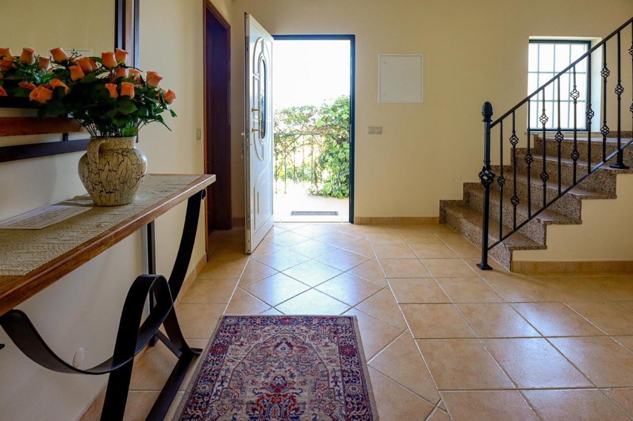 Villa Agapito - Sea View - Ac - By Bedzy Gale  Εξωτερικό φωτογραφία